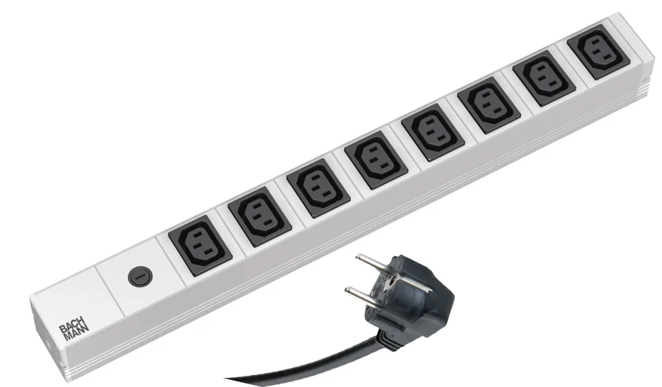 BACHMANN Multiprise 19', 8 ports sans prise mâle
